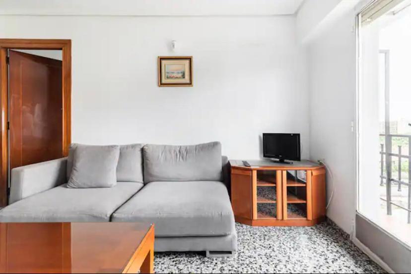 Private Room In Shared Apartment Valencia Workstay Exterior foto