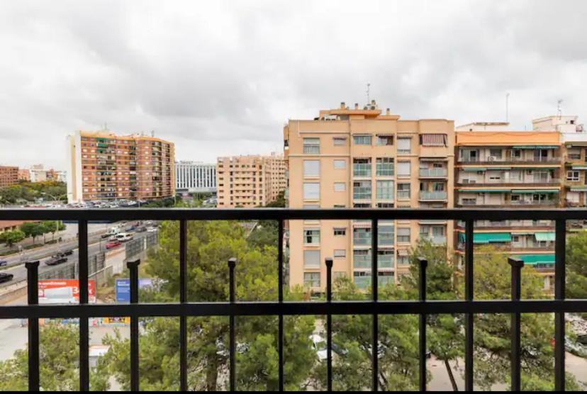 Private Room In Shared Apartment Valencia Workstay Exterior foto