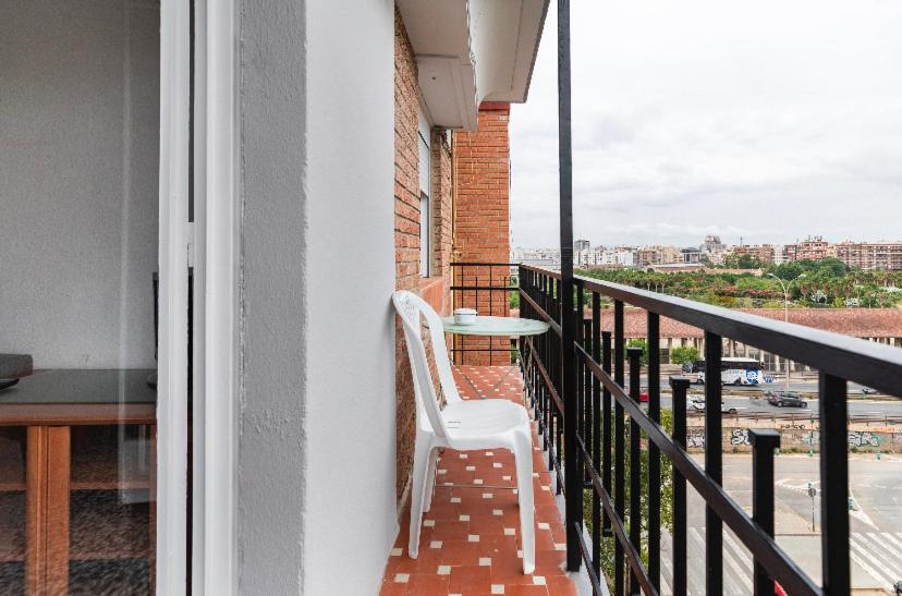 Private Room In Shared Apartment Valencia Workstay Exterior foto