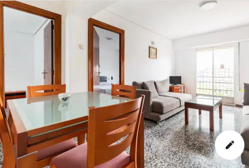 Private Room In Shared Apartment Valencia Workstay Exterior foto